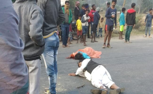 धनबाद में सड़क दुर्घटना के बाद 45 मिनट तक सड़क पर पड़े रहे दो घायल