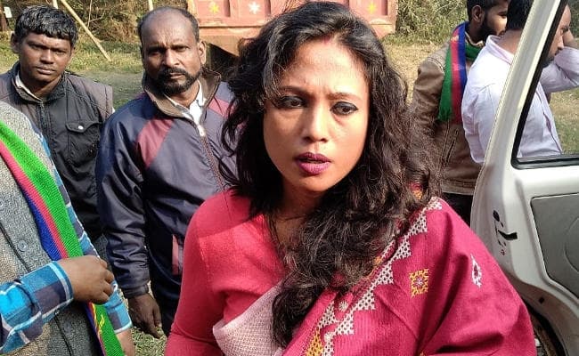 चुनाव से पहले AJSU पार्टी की महिला उम्मीदवार डॉ स्टेफी टेरेसा मुर्मू के साथ पीए ने की मारपीट, VIDEO