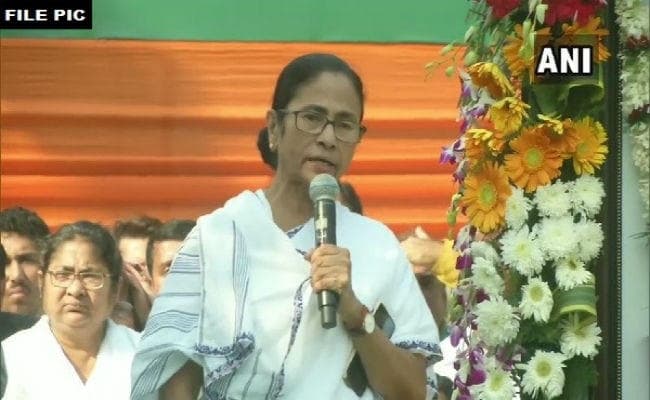 CAB के खिलाफ बंगाल में हिंसक प्रदर्शन, मुख्यमंत्री ममता बनर्जी ने कहा, कानून हाथ में ना लें, कड़ी कार्रवाई होगी