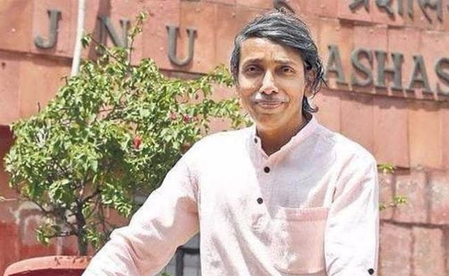 JNU के वीसी का दावा, कैंपस में 15-20 छात्रों ने घेरकर किया हमला