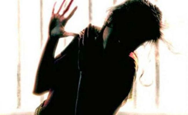 बेटे का दोस्त बन कर महिला से गैंगरेप, तस्वीरें वायरल
