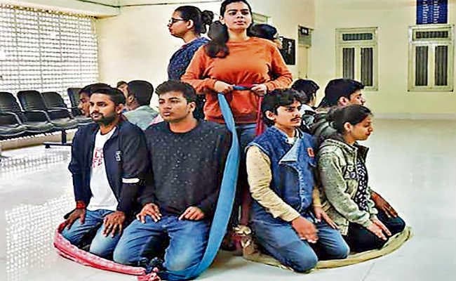 आम छात्रों के बीच भी पहुंचे रंगमंच