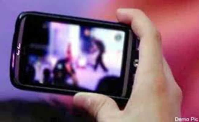 नाबालिग का बनाता था अश्लील वीडियो, फिनाइल पीकर की जान देने की कोशिश