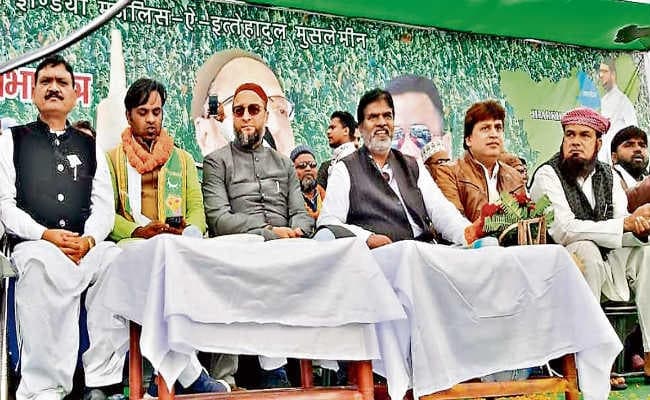 मजहब के नाम पर लोगों को बांट रही है भाजपा: ओवैसी