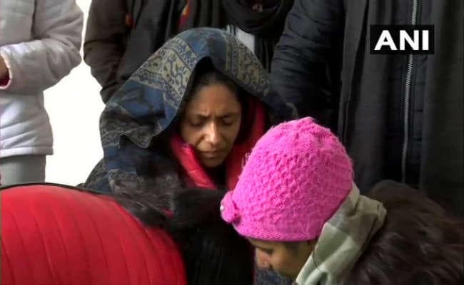 अनशन के 13वें दिन स्वाति मालीवाल की तबीयत बिगड़ी, अस्पताल ले जाया गया