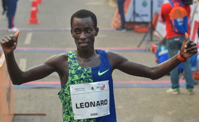 बार्सोटन, गुटेनी ने रिकार्ड के साथ टीएसके 25के दौड़ में जीते खिताब