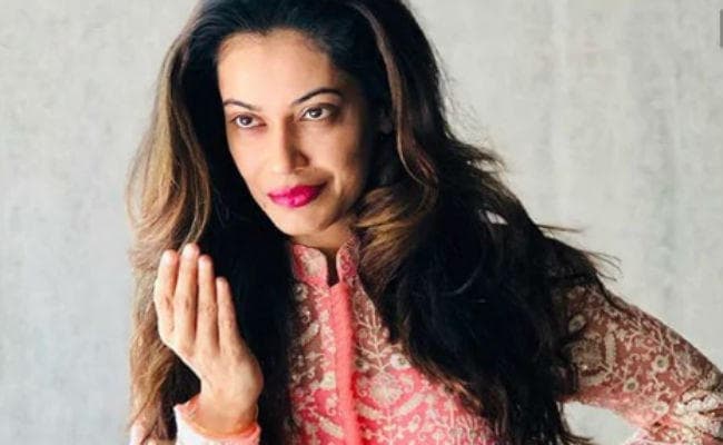 गांधी-नेहरु परिवार के खिलाफ आपत्तिजनक पोस्ट डालने पर बॉलीवुड अभिनेत्री गिरफ्तार