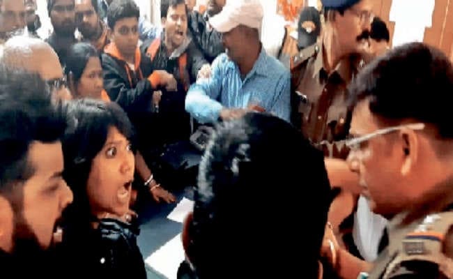 हावड़ा नहीं खड़गपुर... नहीं टाटानगर से रवाना होगी ट्रेन, सुनते ही भड़के यात्री, प्रदर्शन, घेराव