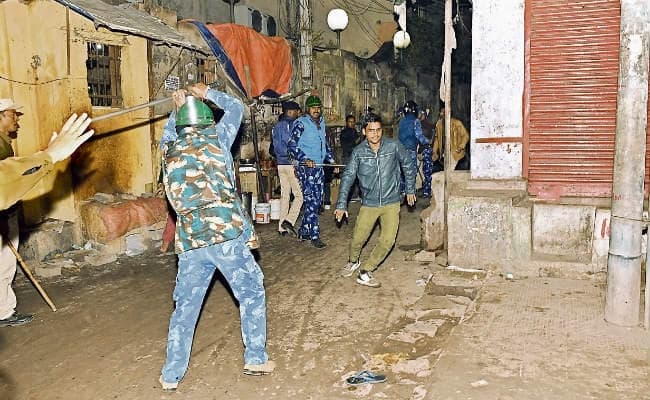 नागरिकता संशोधन कानून का विरोध : फायरिंग व पथराव देख दुकानें बंद, सरस मेले में भगदड़