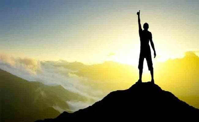 सफलता के पीछे परिवार व समाज का अहम योगदान