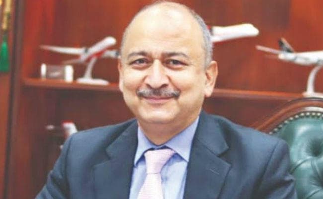 नागर विमानन सचिव ने कहा, खरीदारों को आकर्षित करने के लिए एयर इंडिया के कर्ज के मुद्दे पर काम कर रही सरकार