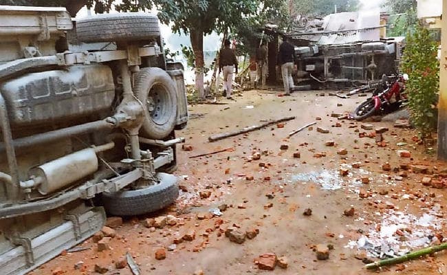 मधुबनी : पंप मालिक की हत्या, थाने में तोड़फोड़