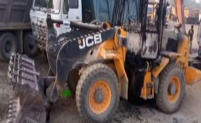 पलामू : नक्सलियों ने क्रेशर मालिक की लाठी-डंडों से की पिटाई