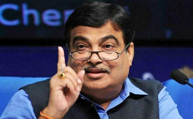 नितिन गडकरी ने कहा, सरकार का अर्थव्यवस्था पर ध्यान, मगर सुरक्षा मसला भी अहम