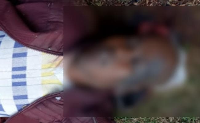 अज्ञात लोगों ने एक शख्‍स की गोली मारकर की हत्‍या, पुलिस ने बरामद किया शव