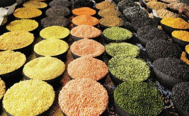 प्याज के बाद दाल भी बेकाबू, राज्यों को बफर स्टॉक से बाजार मूल्य पर दलहन उपलब्ध करायेगी सरकार