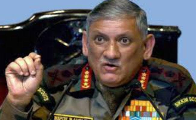 सेना प्रमुख ने किया आगाह- LOC पर कभी भी बिगड़ सकते हैं हालात