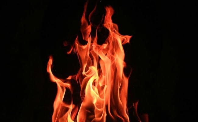 पश्‍चिम बंगाल: क्या अवैध संबंध को लेकर प्रेमी-प्रेमिका को कर दिया गया आग के हवाले ?