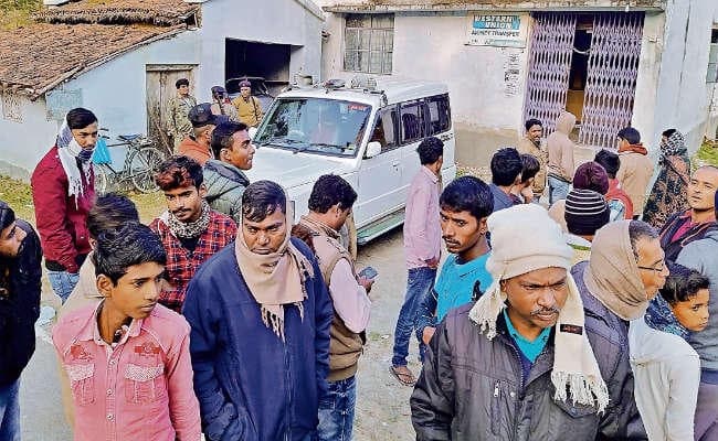 मुजफ्फरपुर : कुढ़नी की कमतौल ब्रांच में आठ अपराधियों ने की लूटपाट