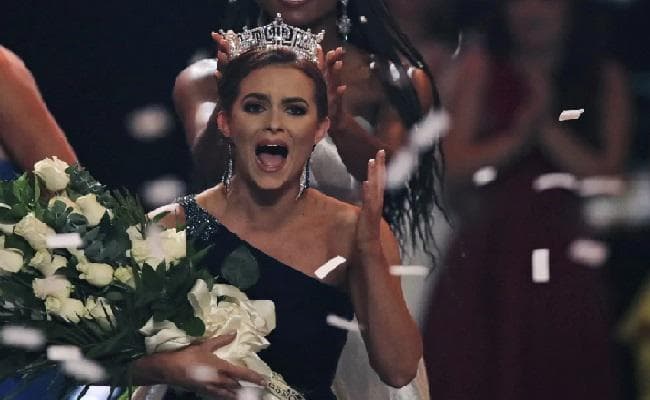 वर्जीनिया की बायोकेमिस्ट कैमिल स्क्रियर बनी मिस अमेरिका