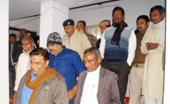 हत्या और शव जलाने के मामले में 23 साल बाद आया फैसला, रिटायर्ड डीएसपी समेत पांच दोषियों को मिली उम्रकैद