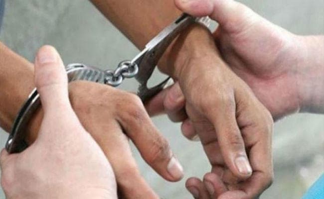 छिनताई के आरोप में कोलकाता पुलिस का ड्राइवर गिरफ्तार