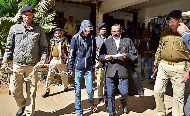 बीटेक छात्रा हत्याकांड : दोस्त बंटी की सहायता से फोन पर पुलिस की गतिविधियों की जानकारी लेते रहता था राहुल, फैसला आज