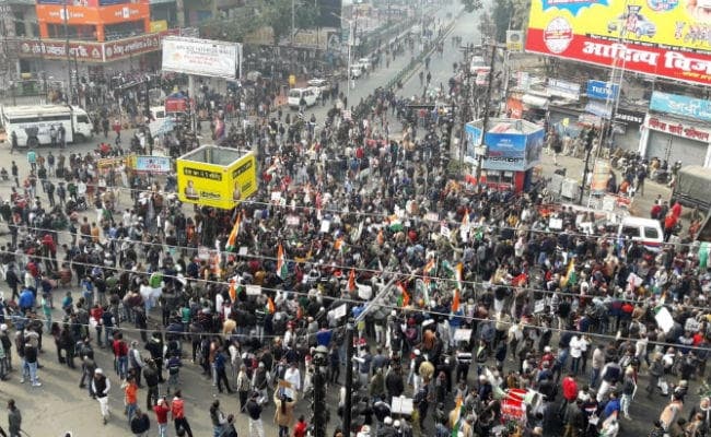 बिहार बंद : राजद के बंद से बिहार में जनजीवन बाधित, रेल एवं सड़क यातायात थमा