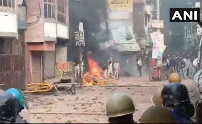 CAA विरोध : उप्र के रामपुर में हिंसक प्रदर्शन, एक की मौत; पुलिसकर्मियों समेत कई घायल