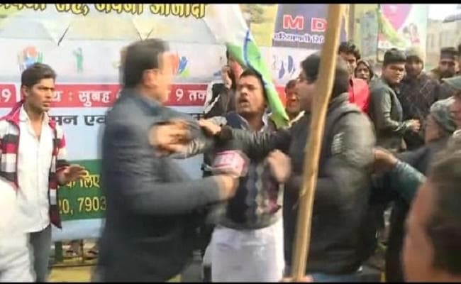 बिहार बंद के दौरान पटना में मीडियाकर्मियों से मारपीट, मोबाइल-कैमरा तोड़ा