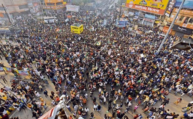 बिहार बंद : थम गयी राजधानी, चौक-चौराहों पर प्रदर्शन, तेजस्वी यादव, कुशवाहा समेत 20 नामजद, 250 अज्ञात लोगों पर FIR दर्ज