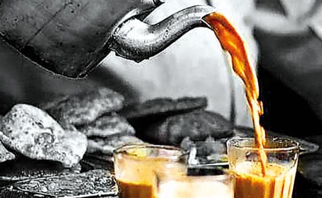 सर्दी का आलम, चाय गरम