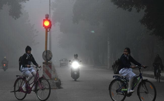 ठंढ का कहर : समूचा उत्तर भारत जबरदस्त सर्दी की चपेट में, कांप रहे हैं लोग