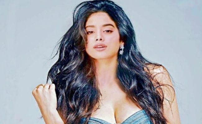 मोटी फीस के साथ साउथ इंडस्ट्री में छाने को तैयार जाह्नवी कपूर