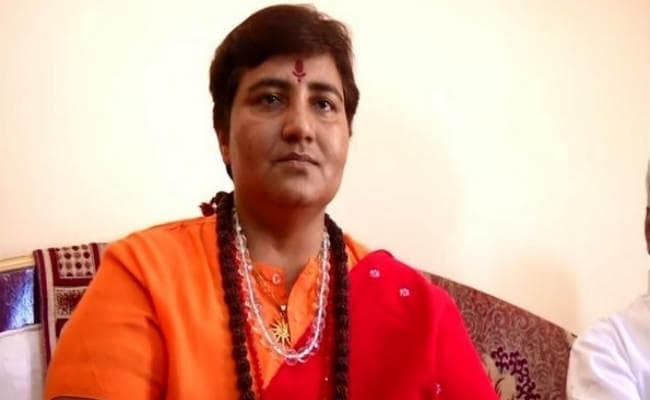 सांसद प्रज्ञा ठाकुर ने विमान में बुक सीट न देने पर कराई शिकायत दर्ज, क्रू मेंबर पर लगाया खराब व्यवहार का आरोप