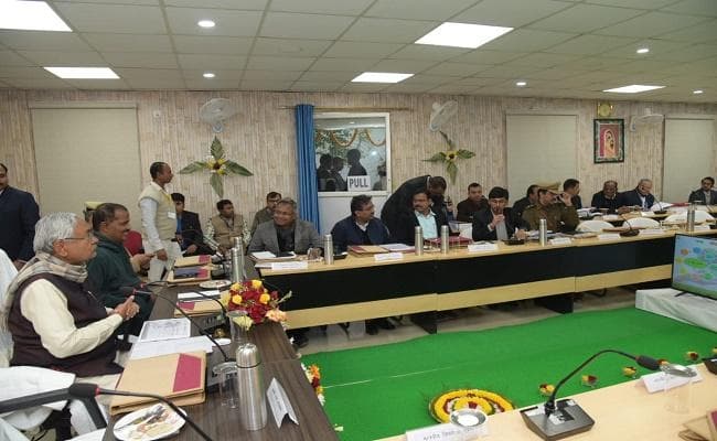 छपरा पहुंचे सीएम नीतीश, पांच दर्जन लाभार्थी समूहों को 70 करोड़ रुपये का दिया चेक