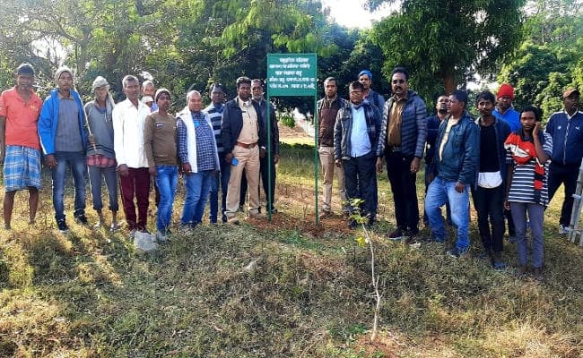 रांची में संरक्षित 36.98 एकड़ वन भूमि को बचाने का बाढ़ू पंचायत के लोगों ने लिया संकल्प