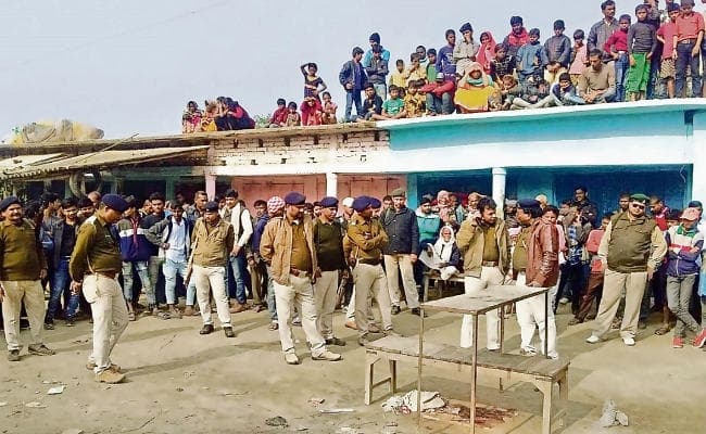 मॉब लिंचिंग : पूर्व मुखिया की हत्या, भाग रहे एक अपराधी को उग्र लोगों ने मार डाला