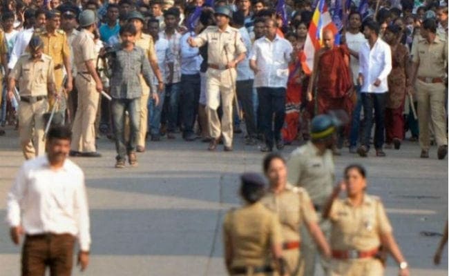 भीमा कोरेगांव मामला: मिलिंद एकबोटे और संभाजी भिडे समेत 160 लोगों को नोटिस