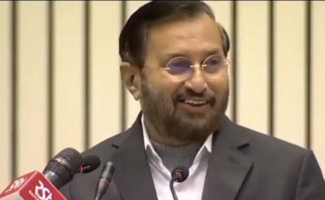 अमिताभ बच्चन को दादा साहेब फाल्के पुरस्कार से 29 दिसंबर को नवाजा जायेगा : जावड़ेकर