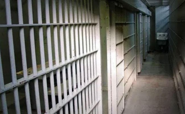 दमदम जेल में दूसरे दिन भी झड़प, तोड़फोड़- कैदियों ने वार्ड में लगाई आग