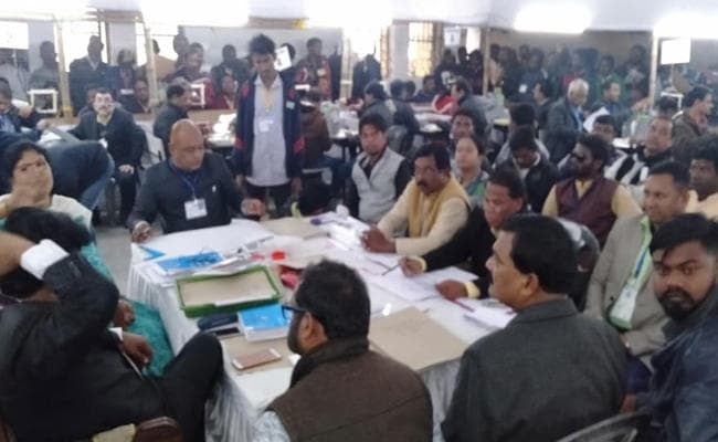 पश्चिमी सिंहभूम से भाजपा का सूपड़ा साफ, झामुमो ने चार और कांग्रेस ने एक सीट पर दर्ज की जीत