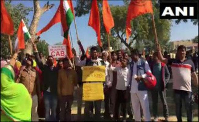 CAA के समर्थन में सूरत में रैली, अहमदाबाद के प्रदर्शन में शामिल होंगे विजय रूपाणी