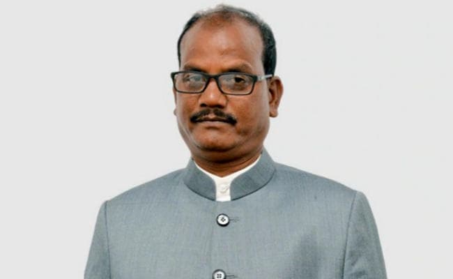 चुनाव हारने के बाद दिनेश उरांव ने दिया झारखंड विधानसभाध्यक्ष पद से इस्तीफा