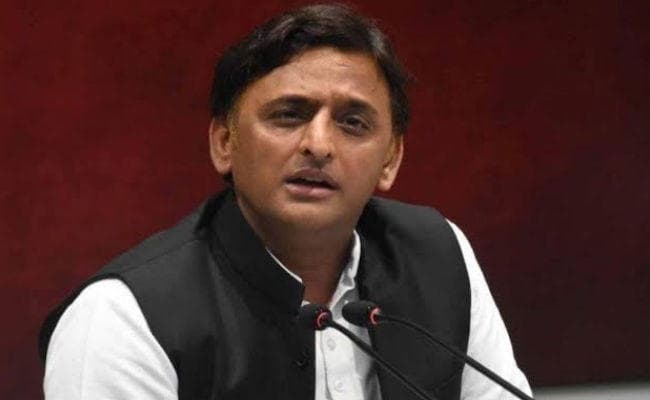 अखिलेश का योगी सरकार पर निशाना- बंगाल के लोगों ने दंगा किया तो क्या कर रही थी यूपी पुलिस