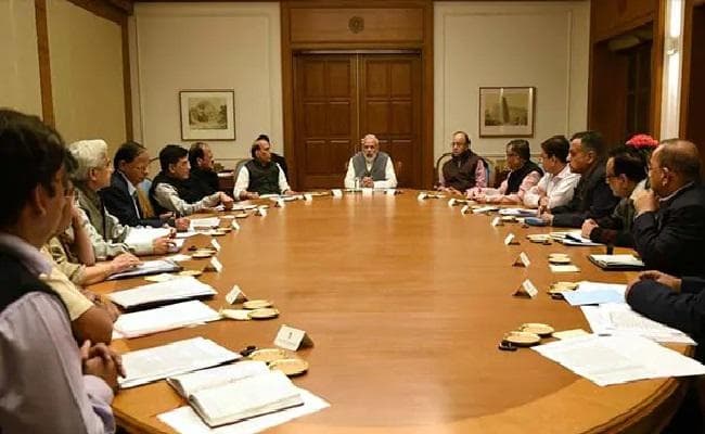 कैबिनेट ने रेलवे बोर्ड के पुनर्गठन, विभिन्न संवर्गों के विलय को मंजूरी दी