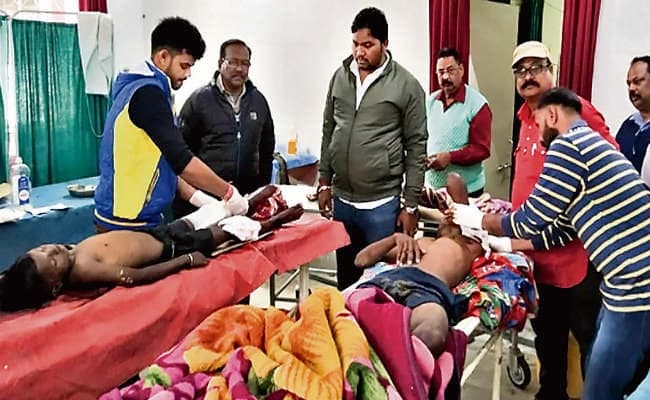 स्कूल में पानी टंकी ढही, दो छात्र और रसोइया घायल