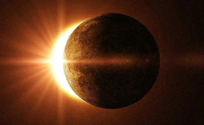 साल का आखिरी सूर्य ग्रहण, शिव की करें आराधना, जानें राशियों पर पड़ेगा क्या प्रभाव