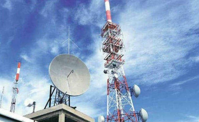 भारी संकट से गुजर रहा दूरसंचार उद्योग, 1.74 लाख करोड़ रुपये का है बकाया