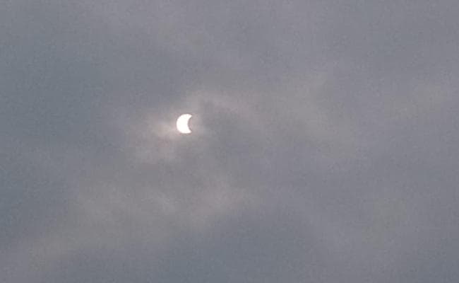 IN PICS : झारखंड में ऐसा दिख रहा है साल का आखिरी Surya Grahan 2019